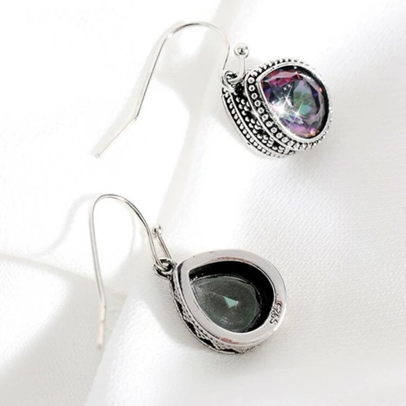 RESTOCKED: Antique women’s cute dangle water drop earrings - Picture 5 of 5